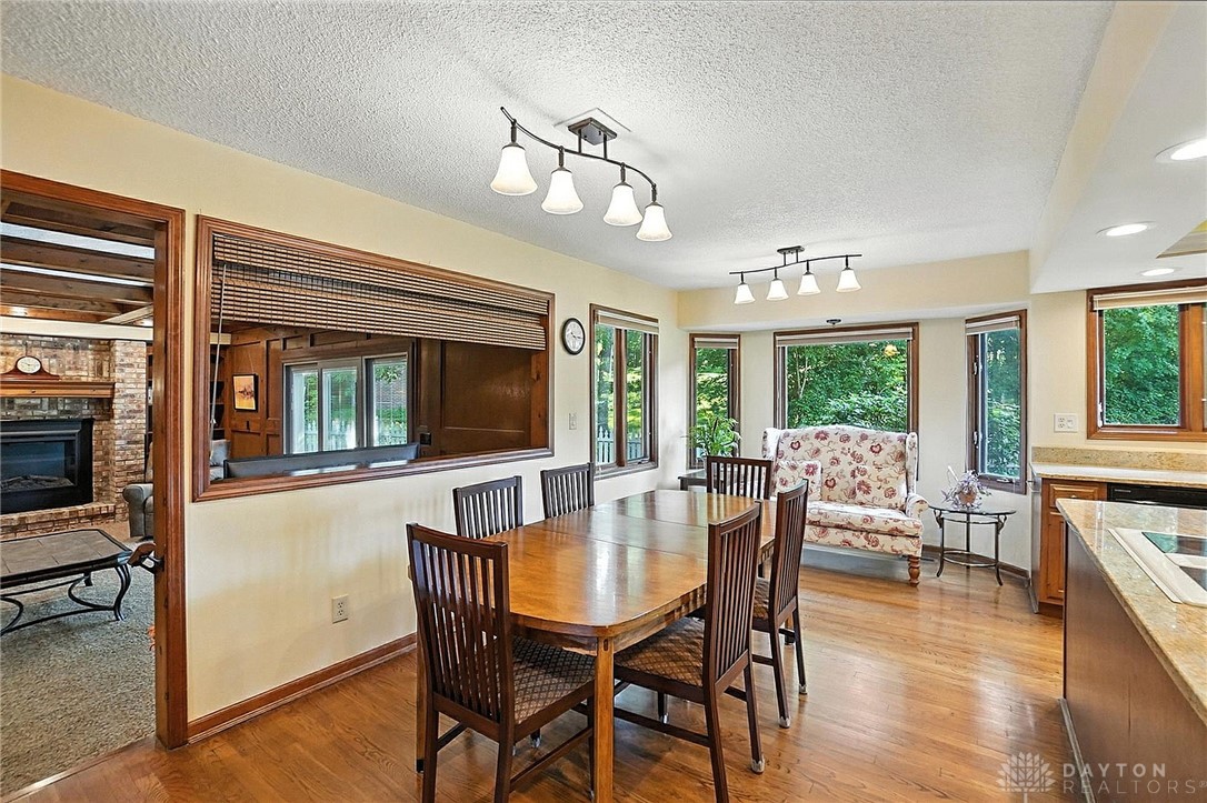 Centerville, Ohio 45459, United States, 4 Bedrooms Bedrooms, ,3 BathroomsBathrooms,Residential,Pending,160117