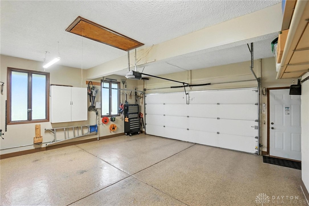 Centerville, Ohio 45459, United States, 4 Bedrooms Bedrooms, ,3 BathroomsBathrooms,Residential,Pending,160117