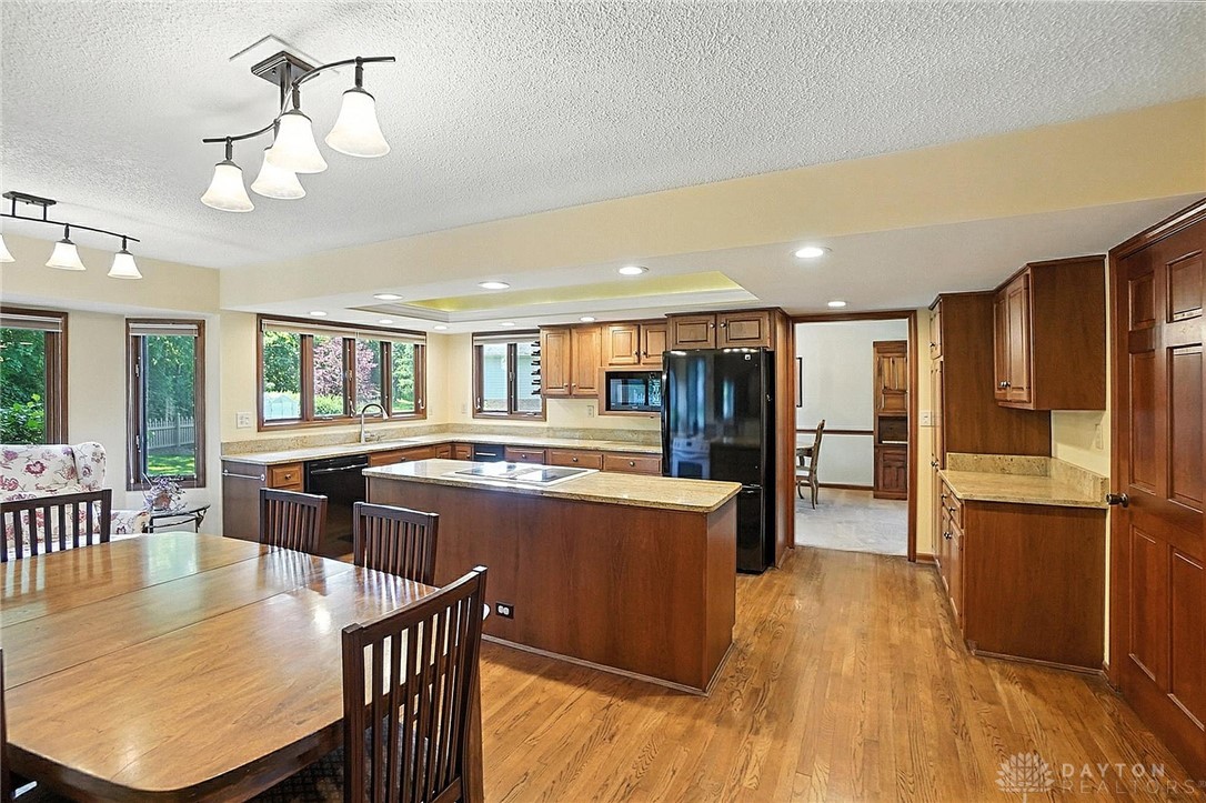 Centerville, Ohio 45459, United States, 4 Bedrooms Bedrooms, ,3 BathroomsBathrooms,Residential,Pending,160117