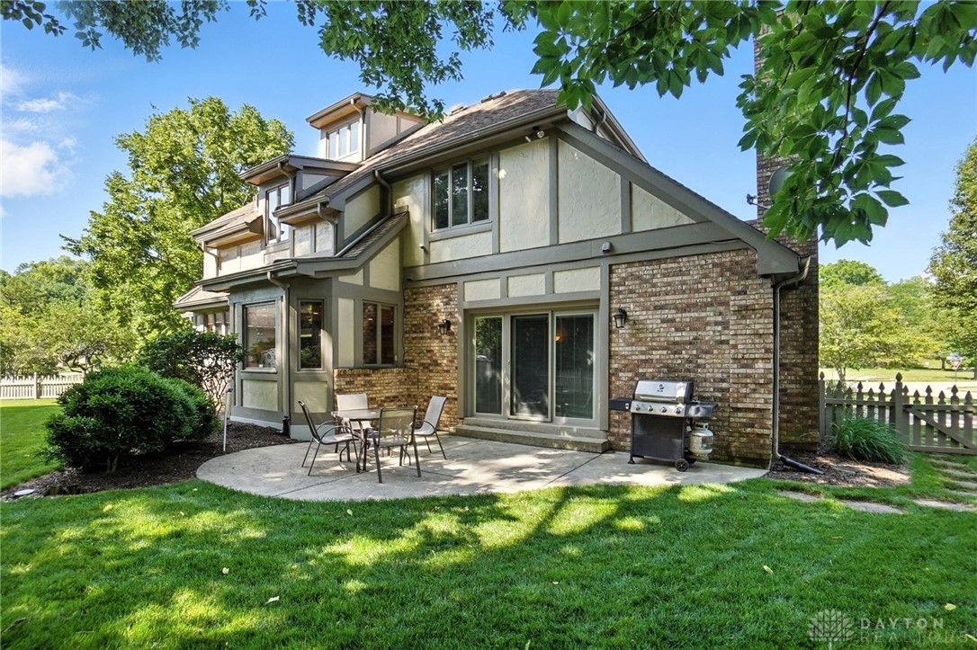 Centerville, Ohio 45459, United States, 4 Bedrooms Bedrooms, ,3 BathroomsBathrooms,Residential,Pending,160117