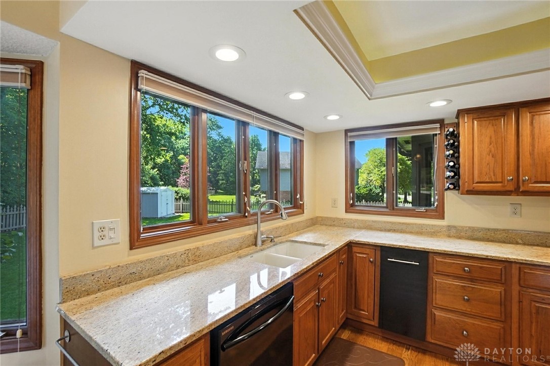 Centerville, Ohio 45459, United States, 4 Bedrooms Bedrooms, ,3 BathroomsBathrooms,Residential,Pending,160117