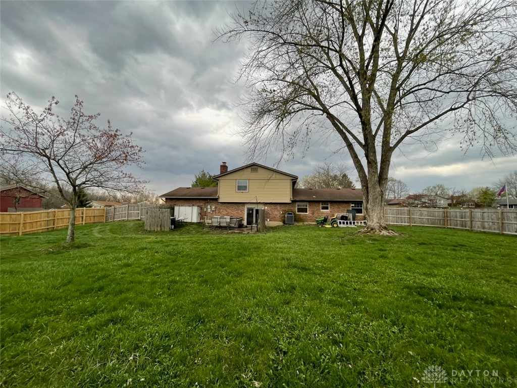 2725 Hutchins Court, Dayton, Ohio image 6
