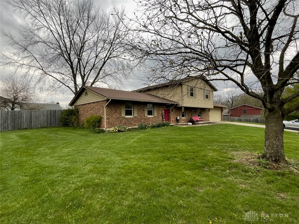 2725 Hutchins Court, Dayton, Ohio image 3