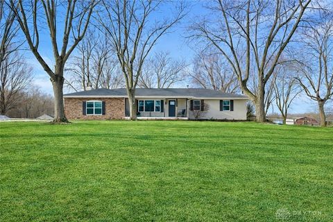 Photo of 6189 Lesourdsville West Chester Road, Liberty Twp, OH 45011 (MLS # 953203)
