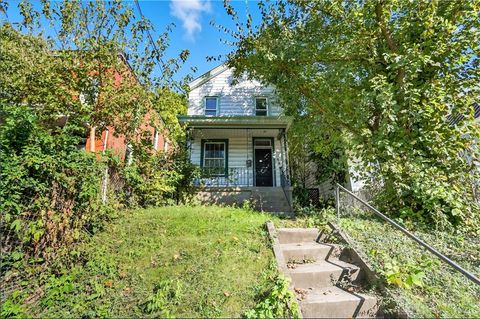 Photo of 924 Fairbanks Avenue, Cincinnati, OH 45205 (MLS # 944998)