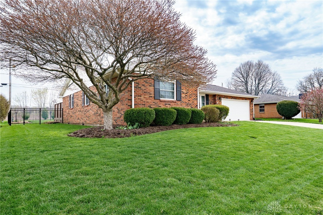 727 Doral Drive, Xenia, Ohio image 3