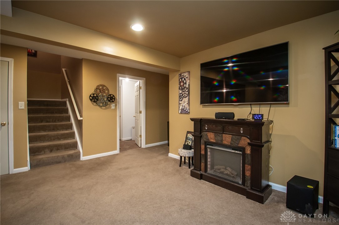 9922 Hollow Tree Drive, Tipp City, Ohio image 28