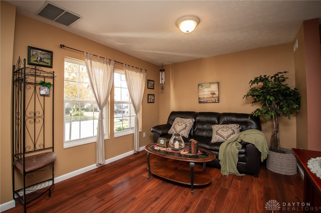 9922 Hollow Tree Drive, Tipp City, Ohio image 10