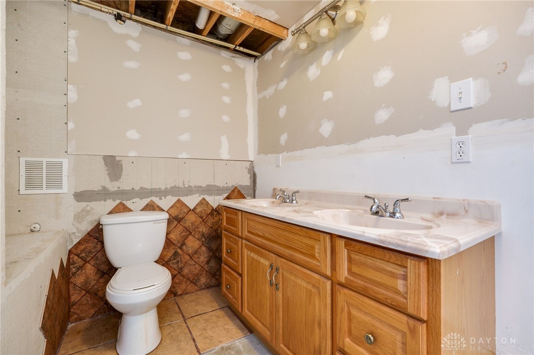 Fairborn, Ohio 45324, United States, 4 Bedrooms Bedrooms, ,4 BathroomsBathrooms,Residential,Active,159833