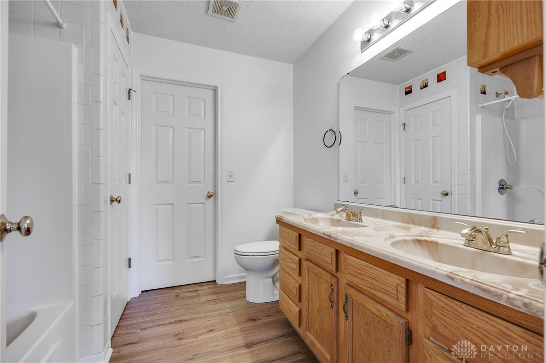 Fairborn, Ohio 45324, United States, 4 Bedrooms Bedrooms, ,4 BathroomsBathrooms,Residential,Active,159833