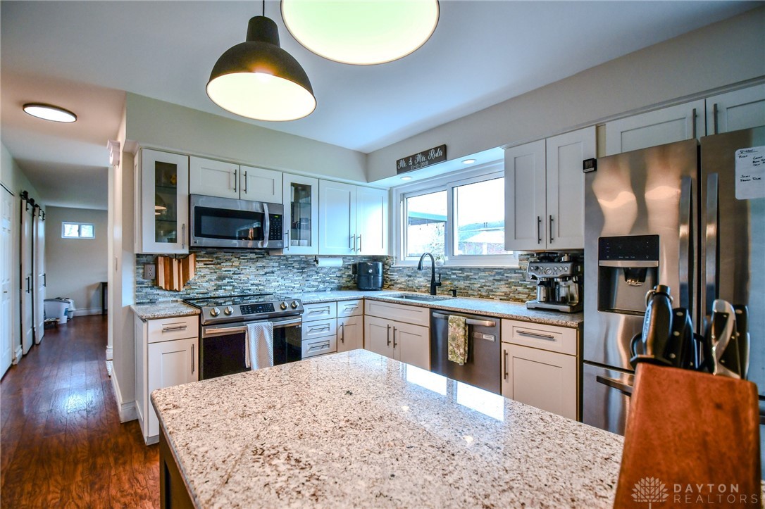 3086 Burr Oak Court, Kettering, Ohio image 13