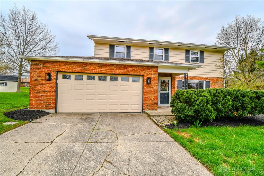 3086 Burr Oak Court, Kettering, Ohio image 1