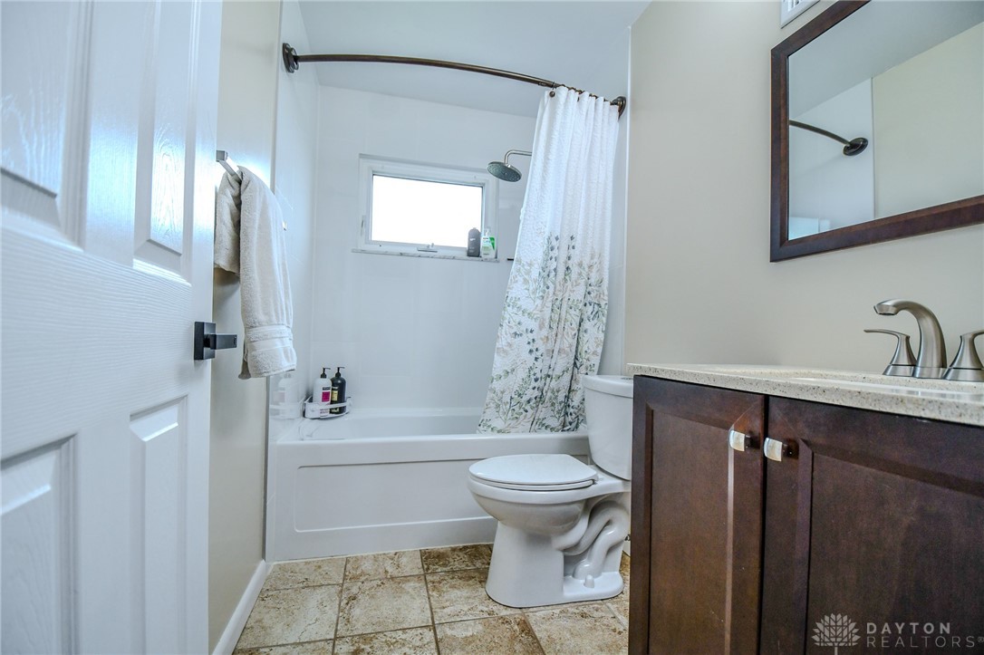 3086 Burr Oak Court, Kettering, Ohio image 32