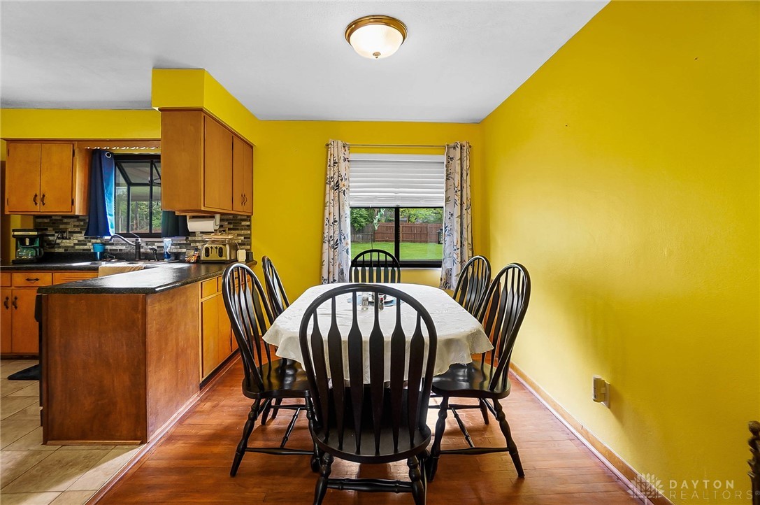 1670 Milner Drive, Beavercreek, Ohio image 5