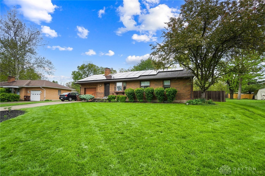 1670 Milner Drive, Beavercreek, Ohio image 2