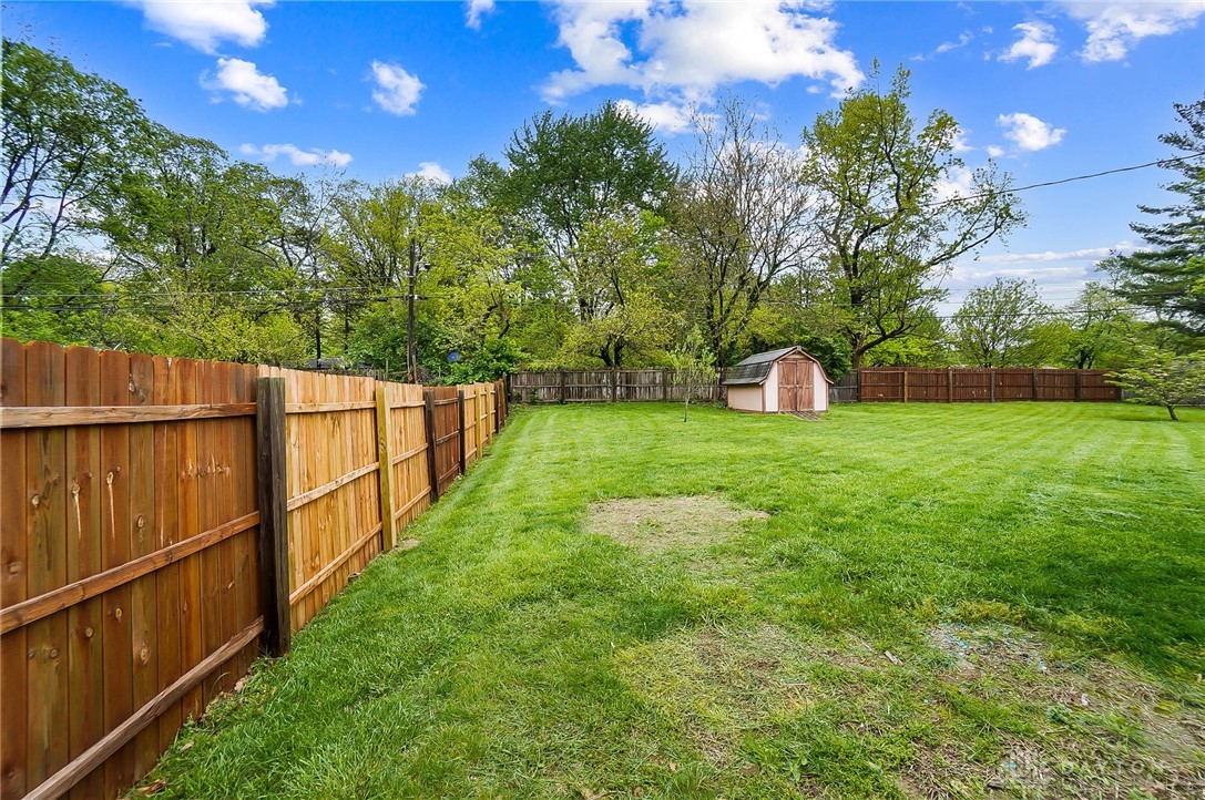1670 Milner Drive, Beavercreek, Ohio image 20