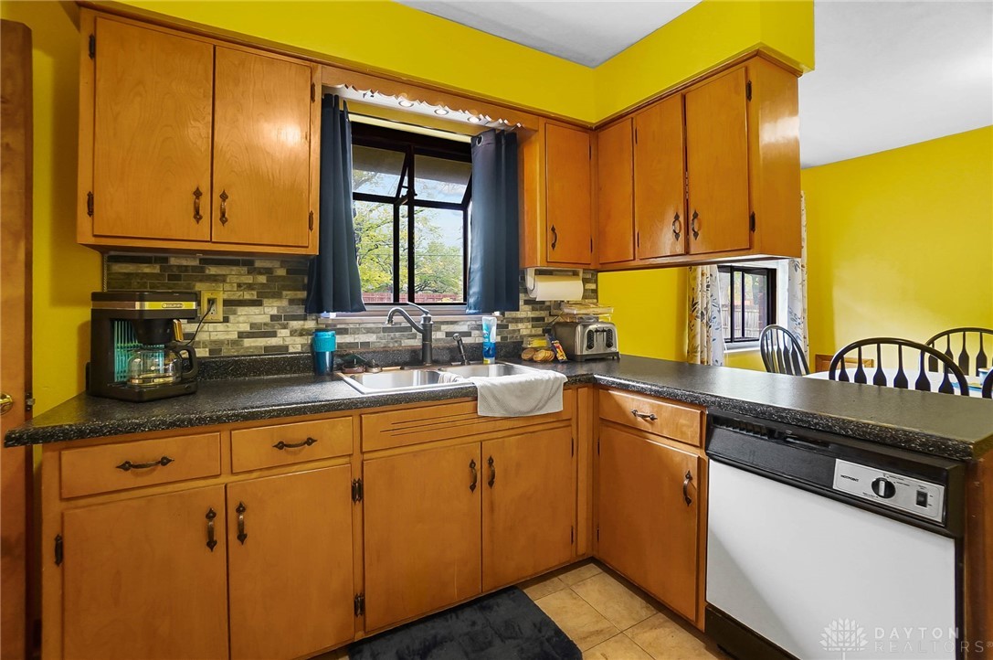 1670 Milner Drive, Beavercreek, Ohio image 8