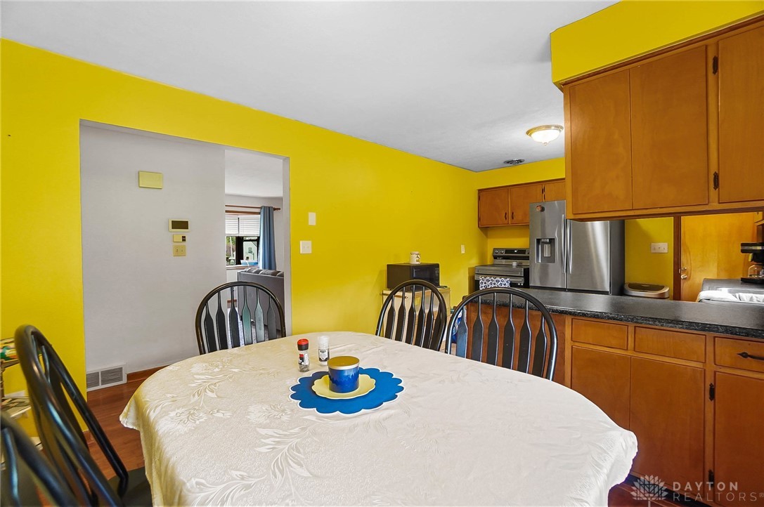 1670 Milner Drive, Beavercreek, Ohio image 6