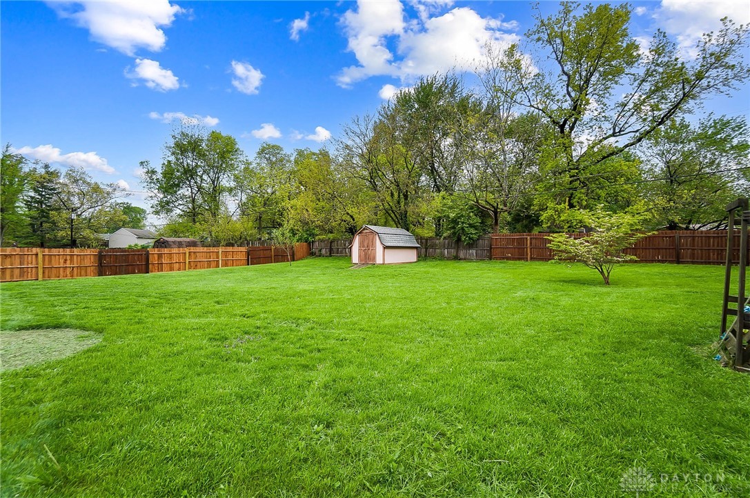 1670 Milner Drive, Beavercreek, Ohio image 21