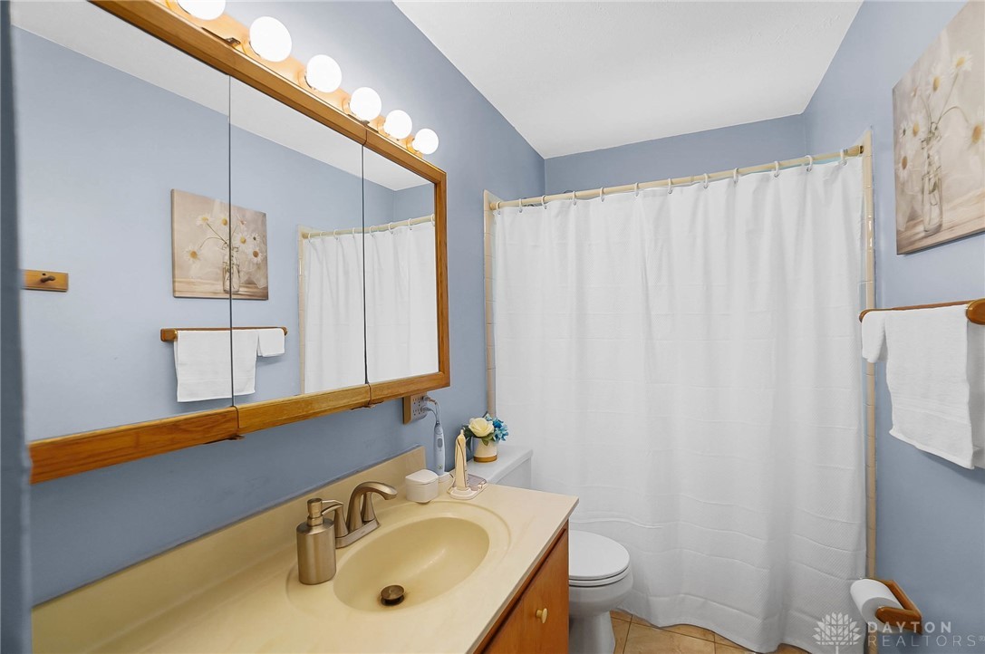 1670 Milner Drive, Beavercreek, Ohio image 11