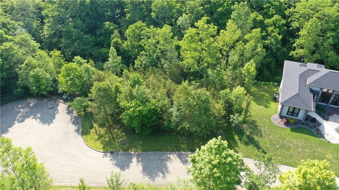 6340 Crimson Creek Drive, Dayton, Ohio image 2