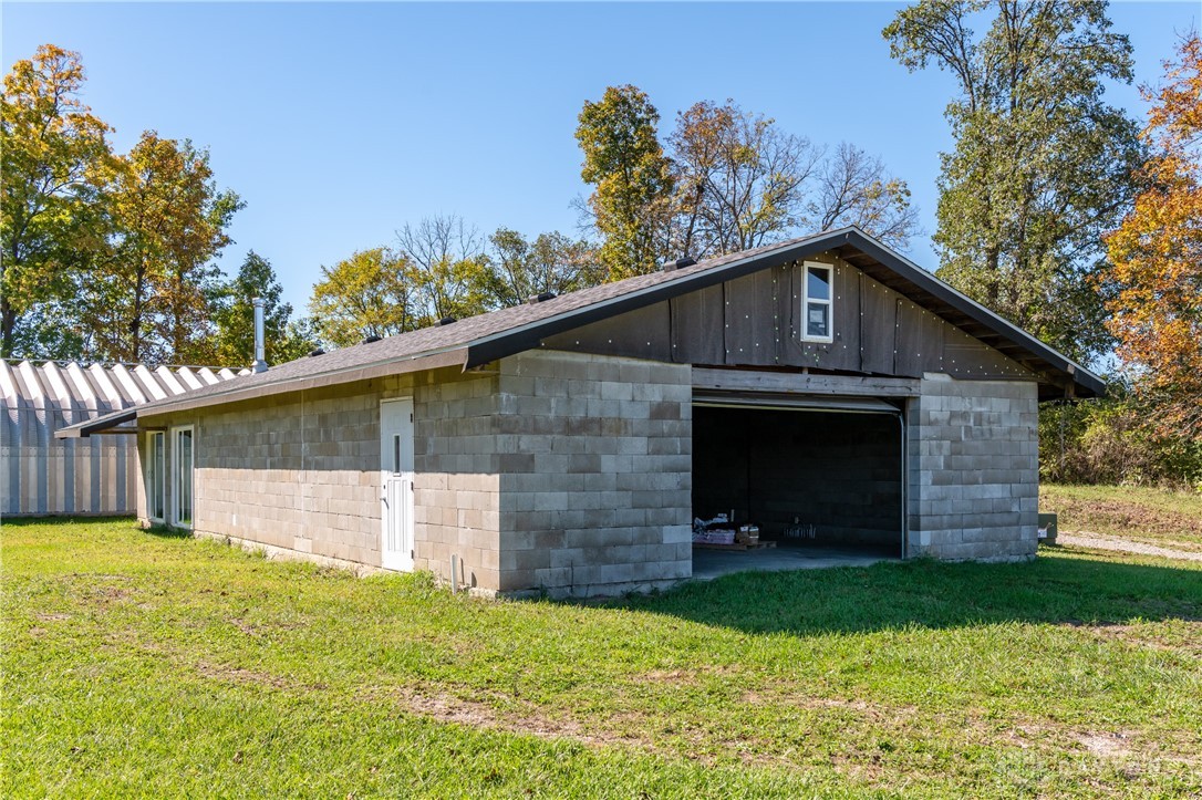 6024 Eaton Lewisburg Road, Lewisburg, Ohio image 4