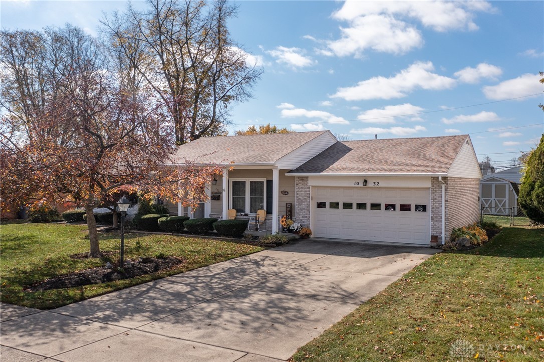 1032 Crestview Drive, Troy, Ohio image 1