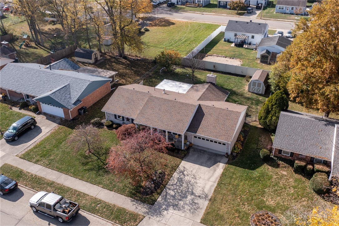 1032 Crestview Drive, Troy, Ohio image 4