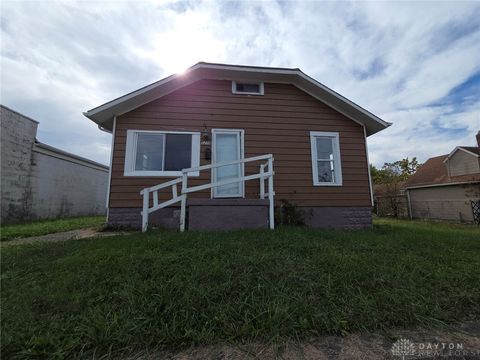 Photo of 5216 Third Street, Dayton, OH 45417 (MLS # 947655)