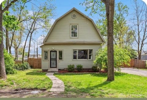 Photo of 316 Park End Drive, Dayton, OH 45415 (MLS # 942166)