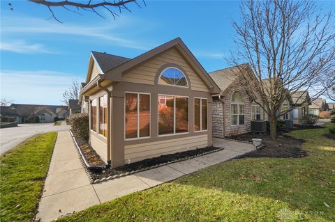 Photo of 92 Villa Pointe Drive, Springboro, OH 45066 (MLS # 950001)