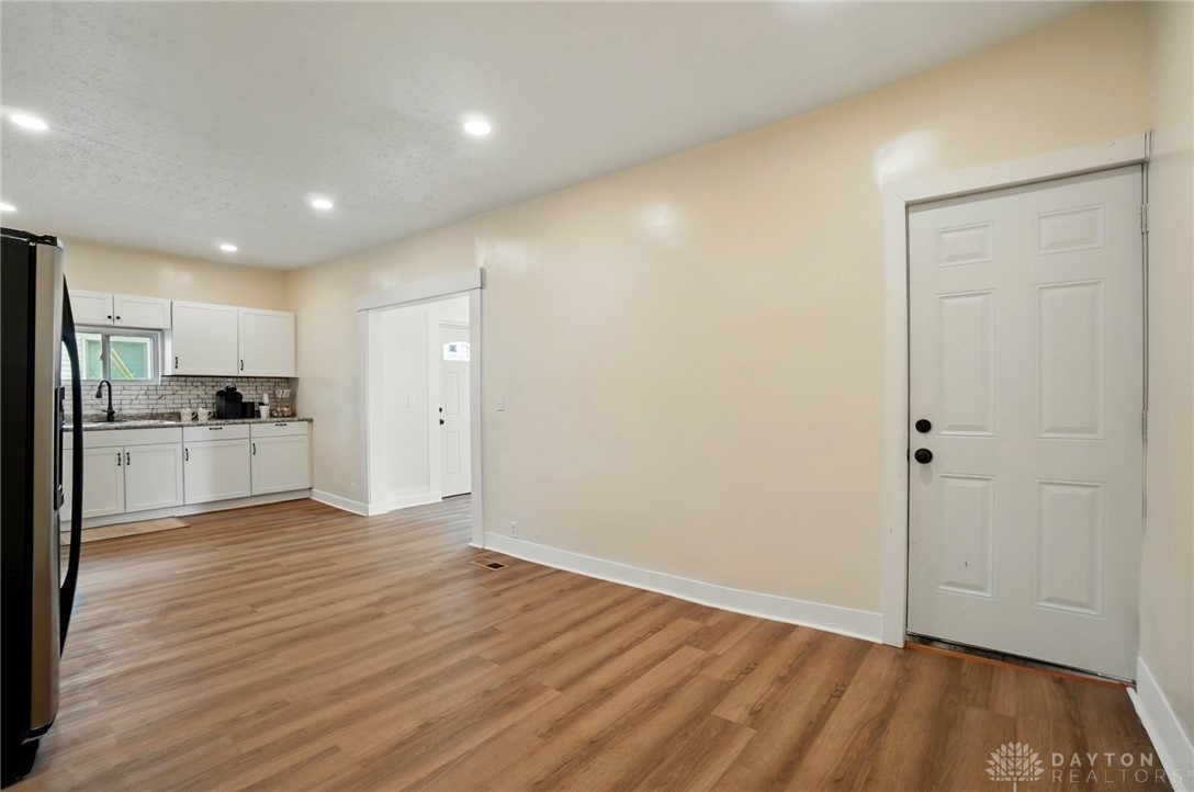 720 W Columbia Street, Springfield, Ohio image 17