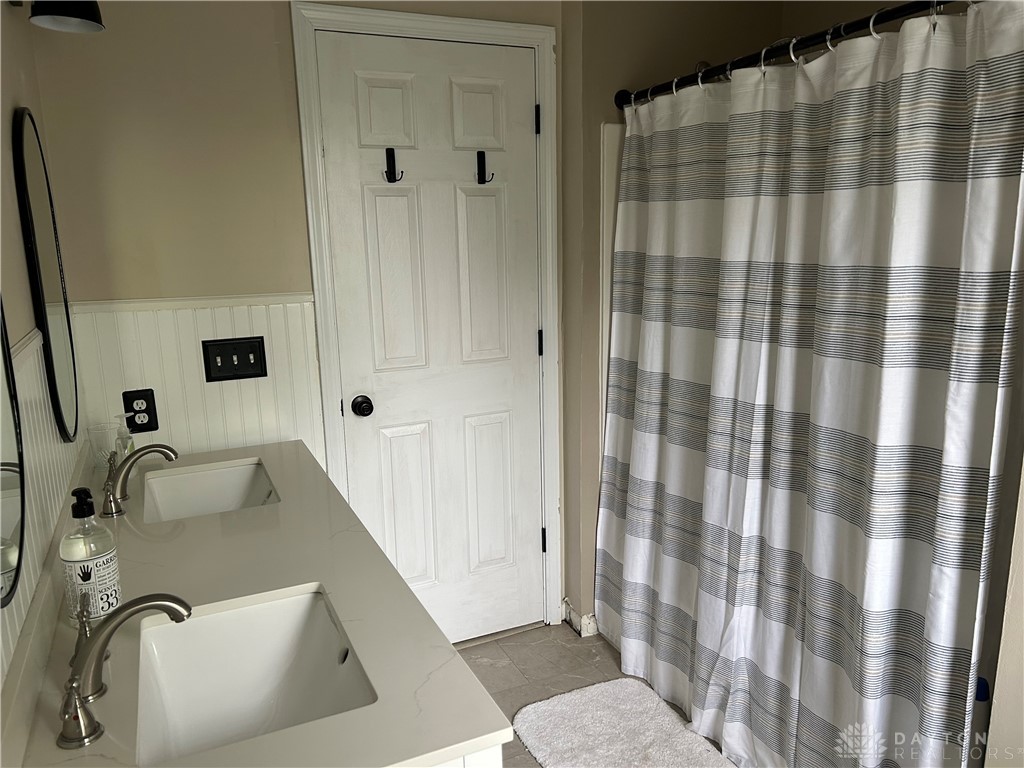 810 Westlake Drive, Troy, Ohio image 22