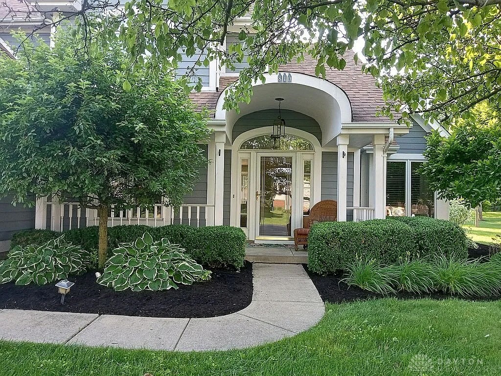 810 Westlake Drive, Troy, Ohio image 2