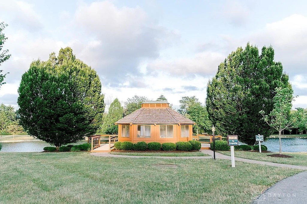 810 Westlake Drive, Troy, Ohio image 16