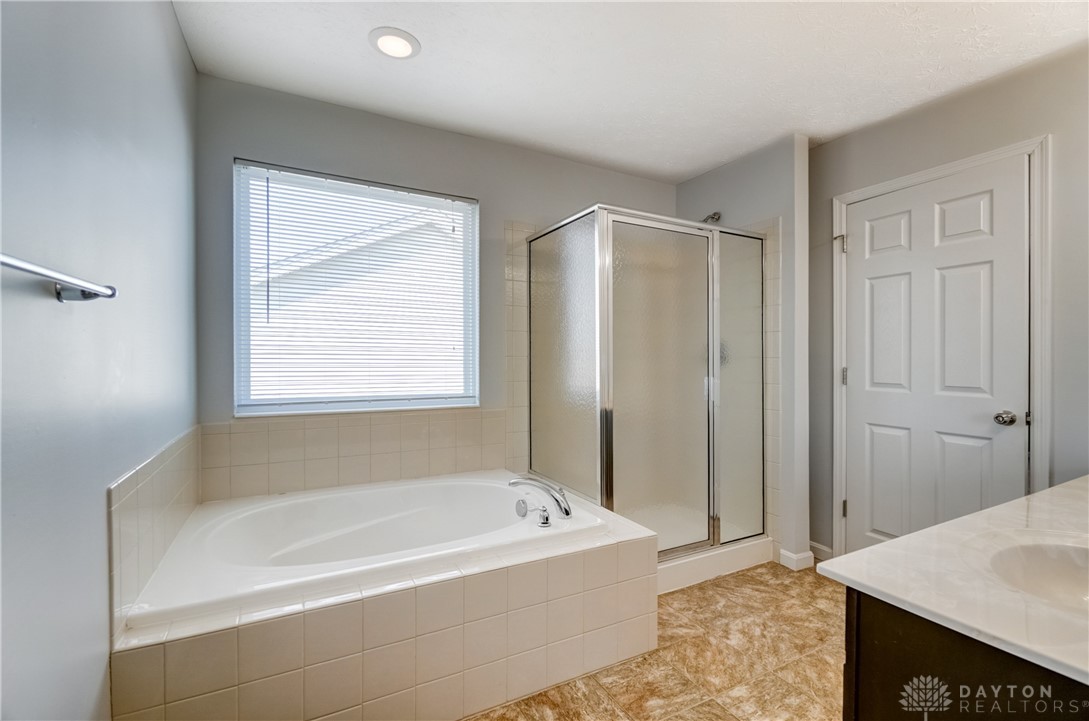 61 Bayberry Lane, Monroe, Ohio image 37