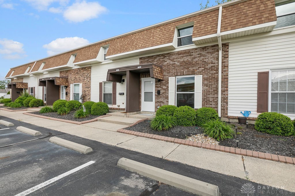 1050 Frederick Drive, Xenia, Ohio image 2