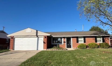Photo of 914 Briarcliff Avenue, Piqua, OH 45356 (MLS # 946054)