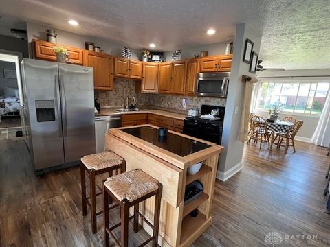 Tiny photo for 914 Briarcliff Avenue, Piqua, OH 45356 (MLS # 946054)