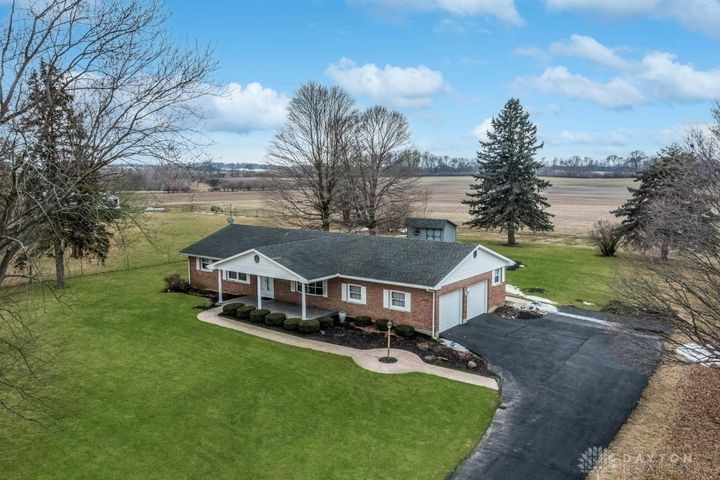 810 N Dugan Road, Urbana, Ohio image 4