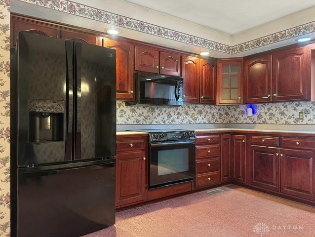 810 N Dugan Road, Urbana, Ohio image 17