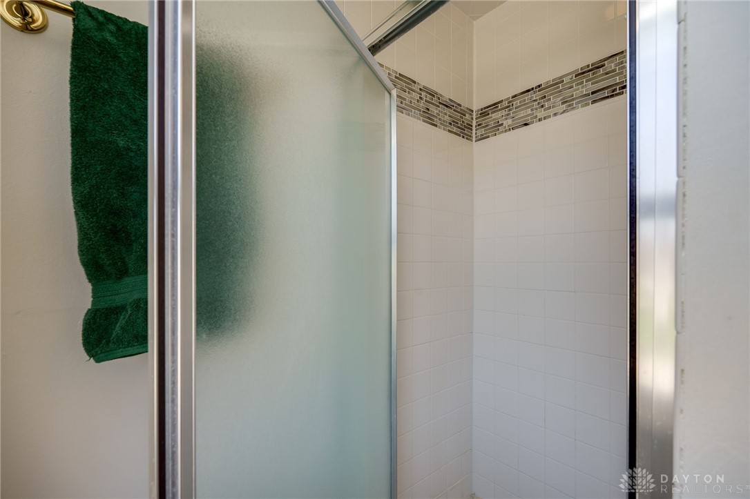 1401 Meadow Moor Drive, Beavercreek, Ohio image 36