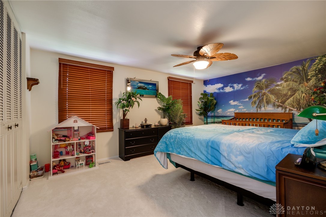 1401 Meadow Moor Drive, Beavercreek, Ohio image 37