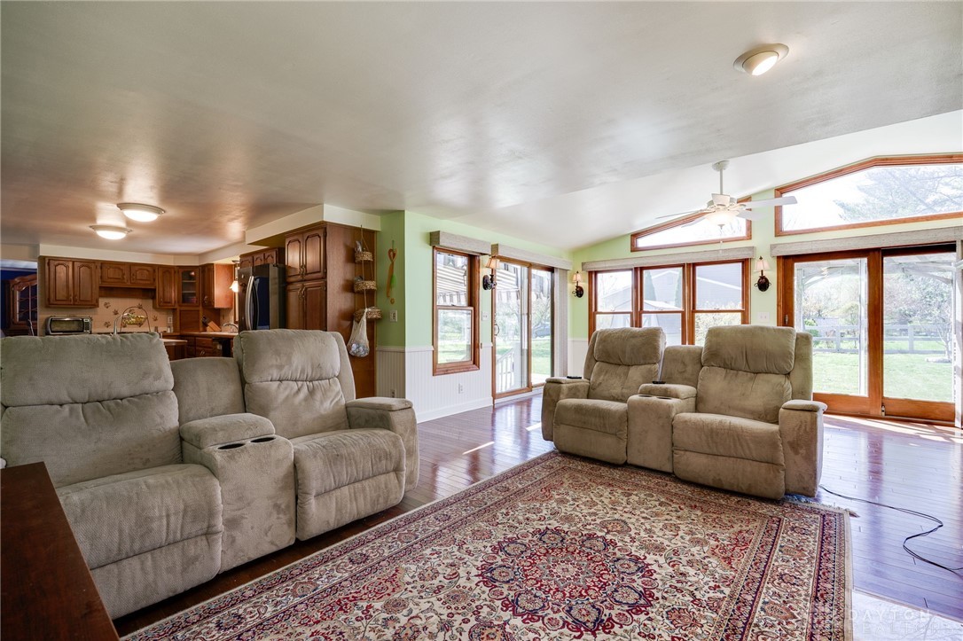 1401 Meadow Moor Drive, Beavercreek, Ohio image 22