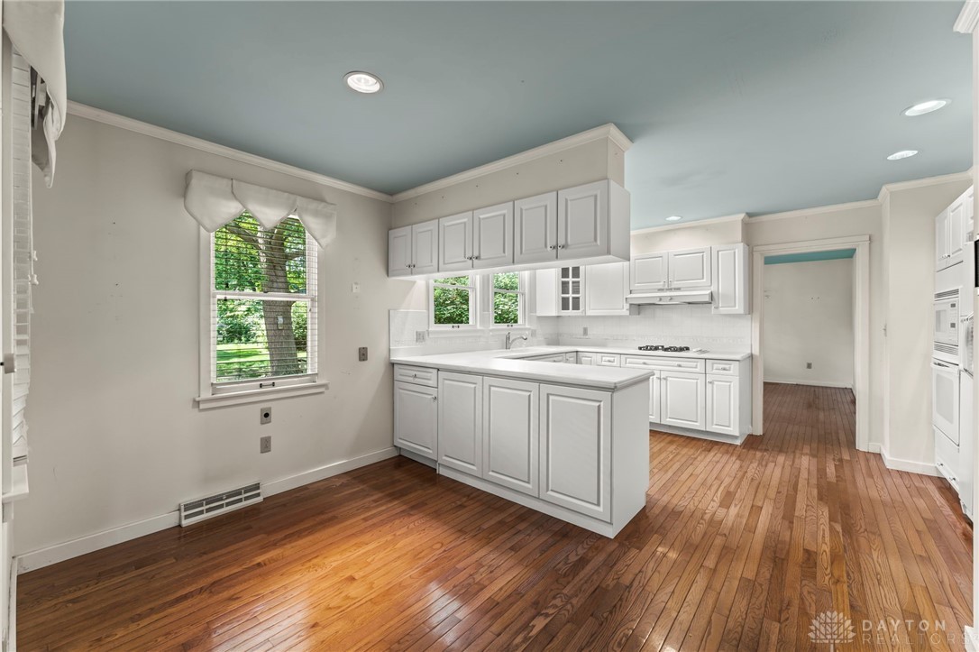 1040 Hillcrest Drive, Troy, Ohio image 13