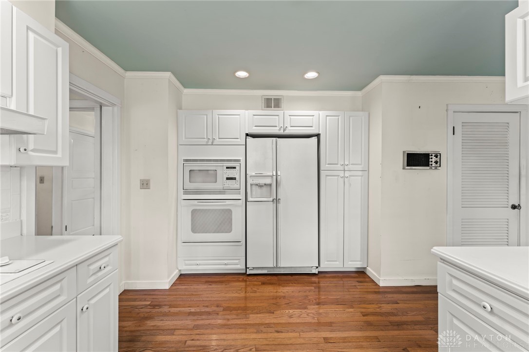 1040 Hillcrest Drive, Troy, Ohio image 16