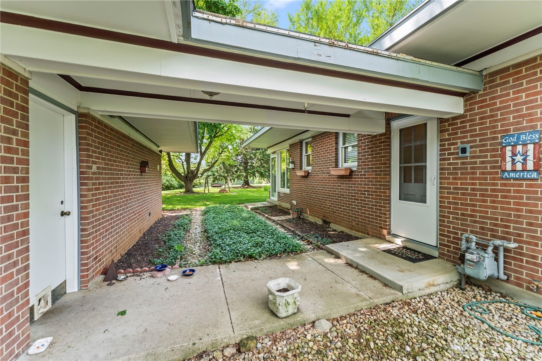 1040 Hillcrest Drive, Troy, Ohio image 43
