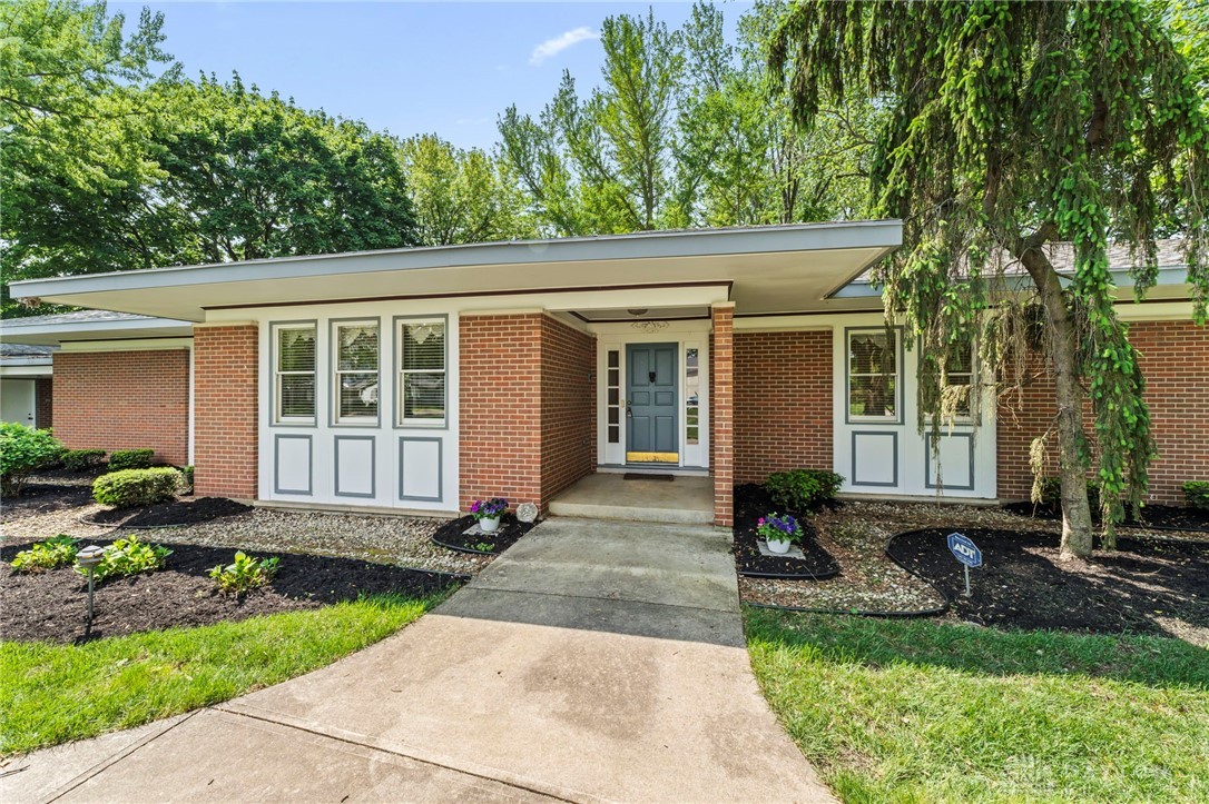 1040 Hillcrest Drive, Troy, Ohio image 5