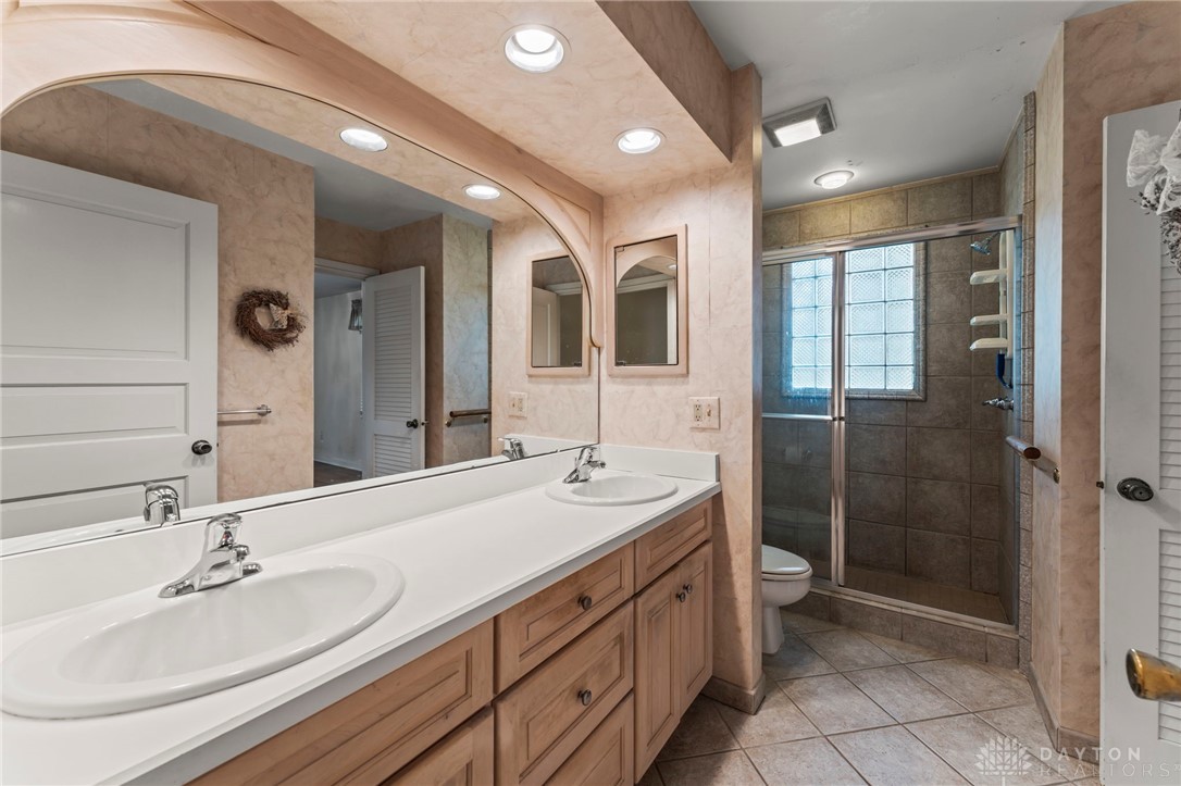 1040 Hillcrest Drive, Troy, Ohio image 23
