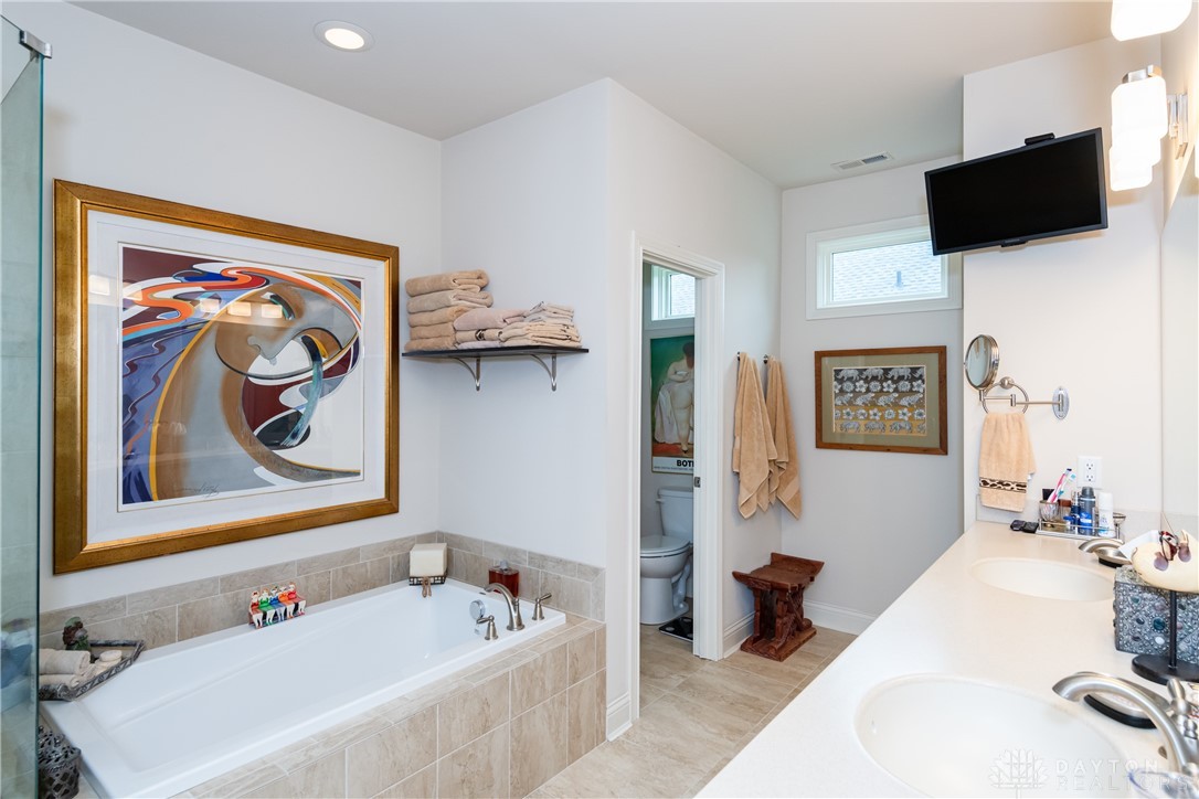 197 Harbour Drive, Springboro, Ohio image 17